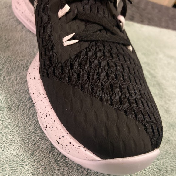 (SOLD) NWOB Nike Lebron "Witness 5" Shoes - Picture 6 of 11